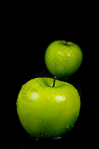 绿色苹果食物黑色背景图片