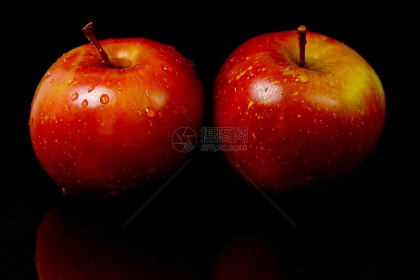 红苹果黑色红色食物图片