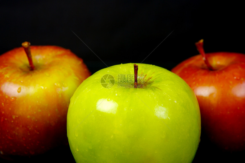 红和绿苹果黑色红色食物绿色图片