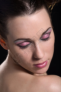 梦幻美女性化眼睛女性口红背景黑色化妆品眼影粉色嘴唇背景图片