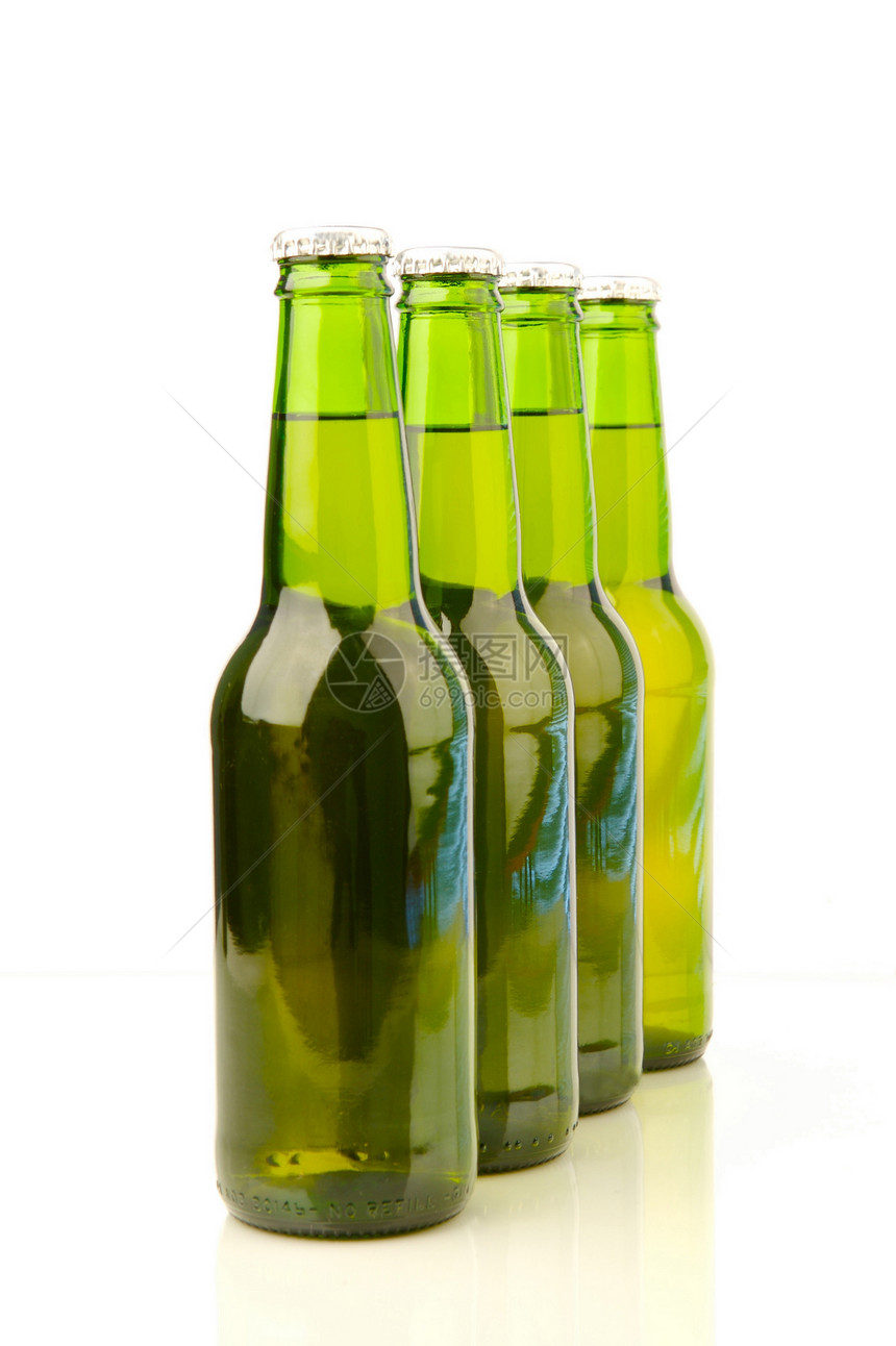 啤酒瓶金子琥珀色气泡白色瓶子排列饮料玻璃绿色脖子图片