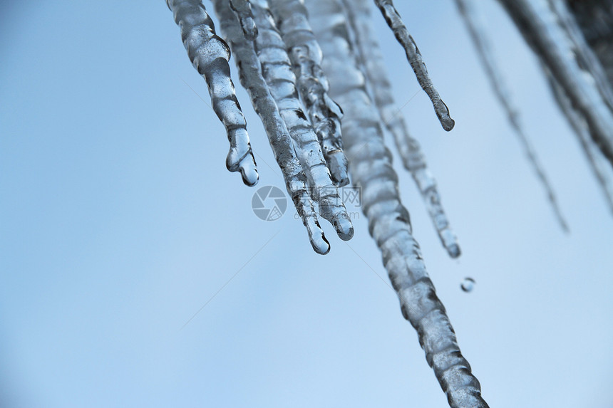 冰冰和蓝天空水晶冰柱天气寒冷天空冻结图片