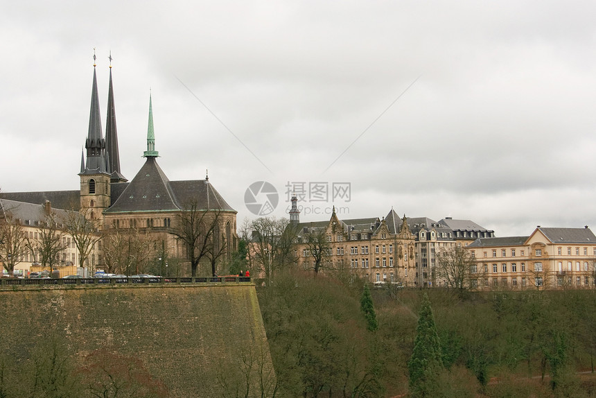 卢森堡维也纳栏杆爬坡城堡堡垒园艺石头宫殿历史性花盆花园图片