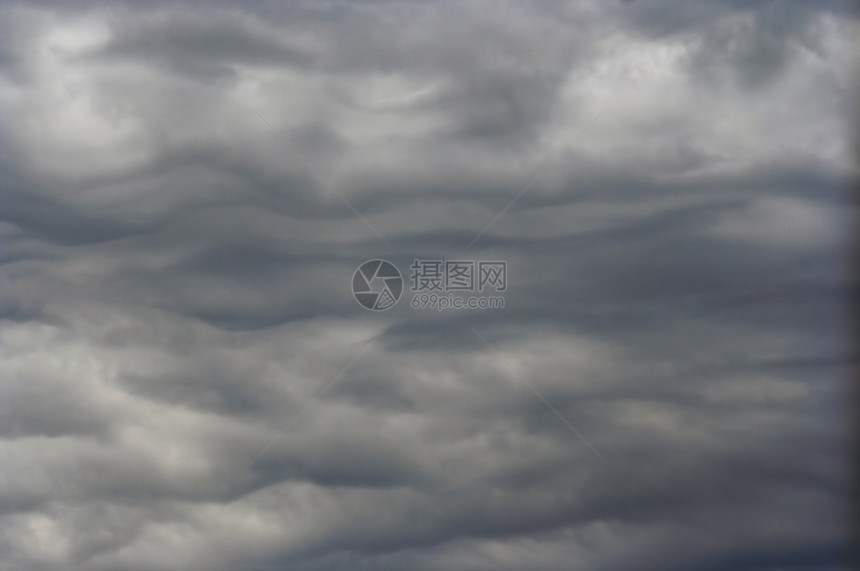 乌云灰色苍穹天空景观多云地区雨云风暴图片