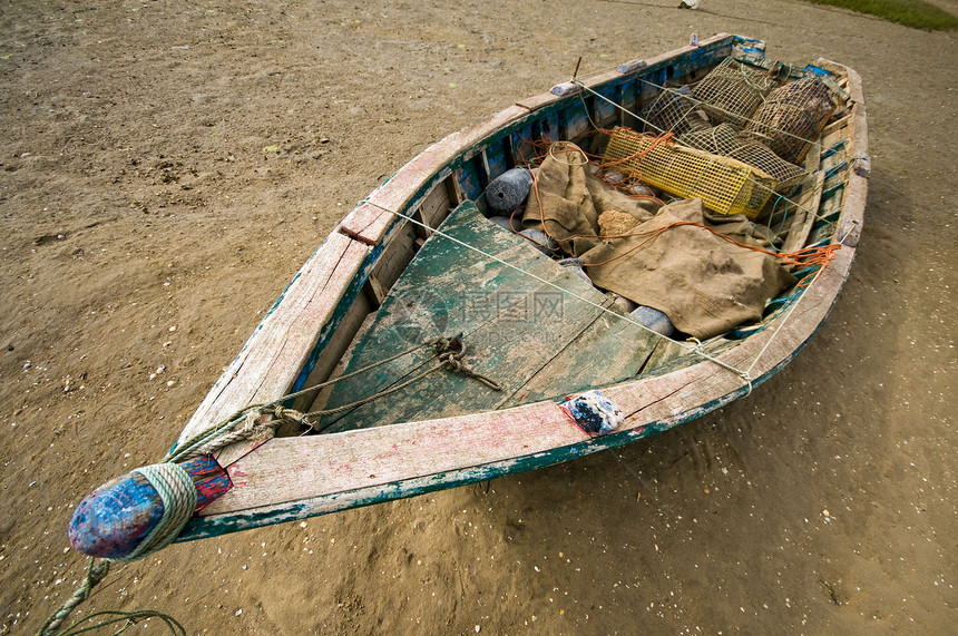 小型渔船巡航小艇季节旅游假期海滩运输支撑独木舟码头图片