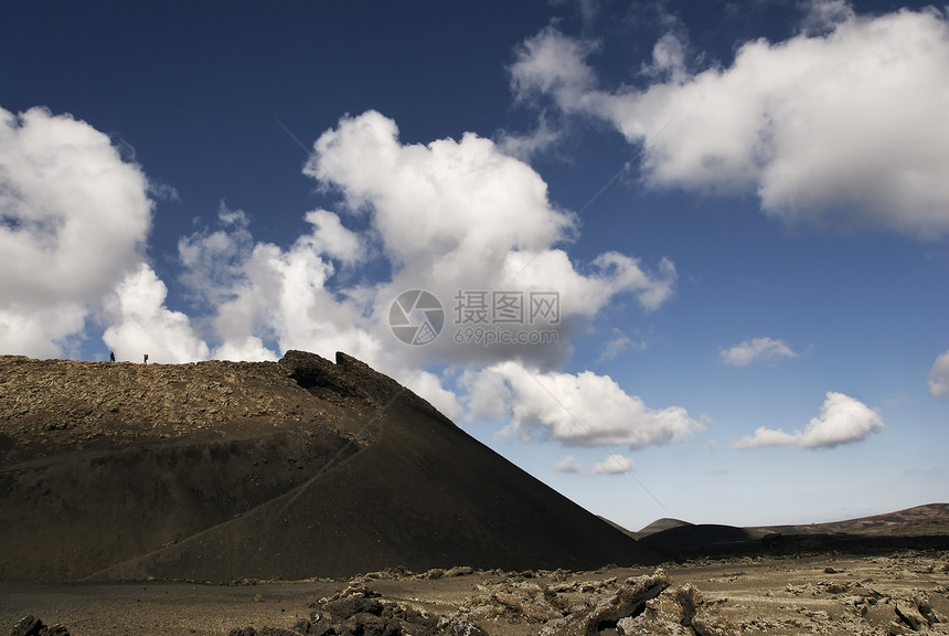 攀登兰萨罗特火山图片