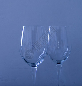 玻璃镜阴影反射液体夫妻蓝色酒精背景图片