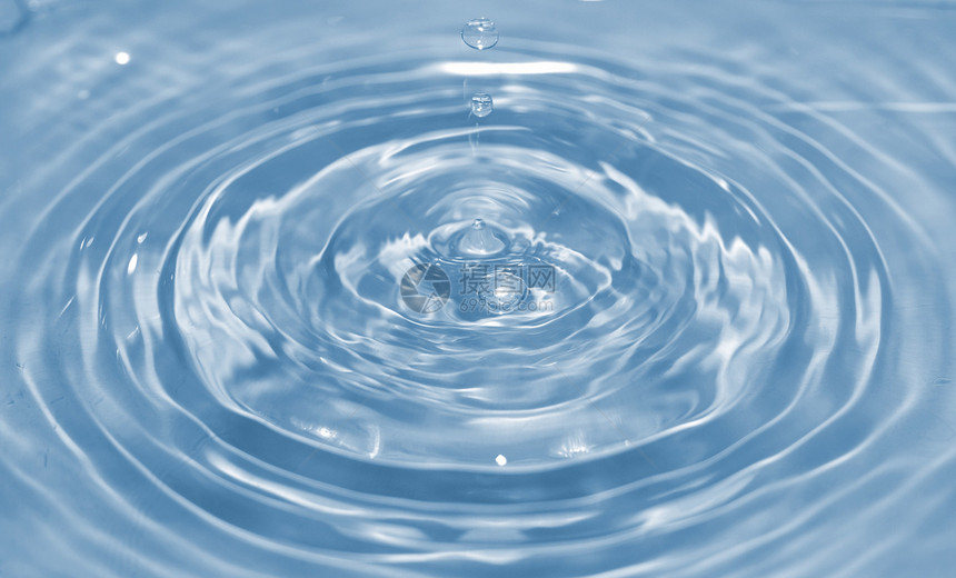 水滴蓝色液体滴水温泉海洋波浪宏观图片