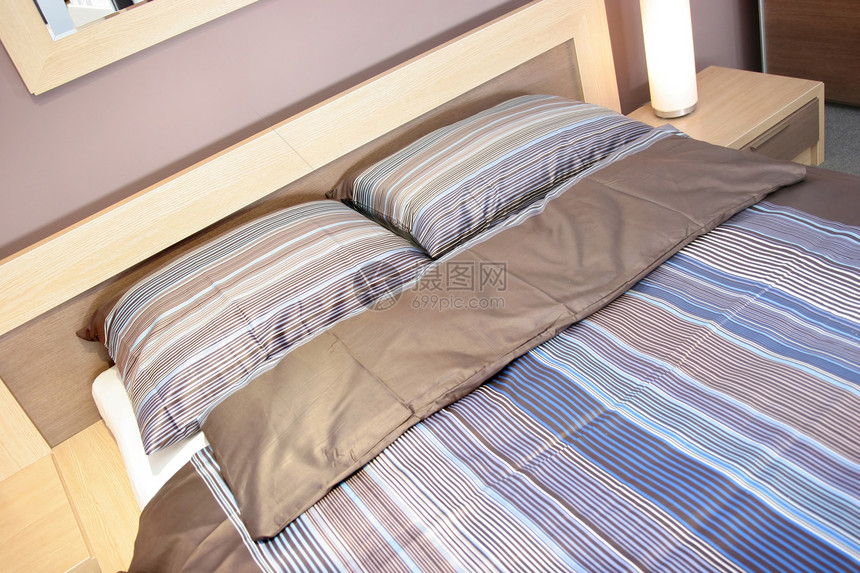 旅馆房间装饰枕头睡眠家具酒店套房风格旅行卧室汽车图片