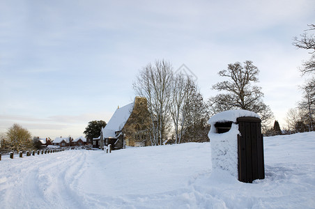冬天农村冬季教堂暴风雪国家教会环境农村建筑学垃圾桶场地小路雪景背景