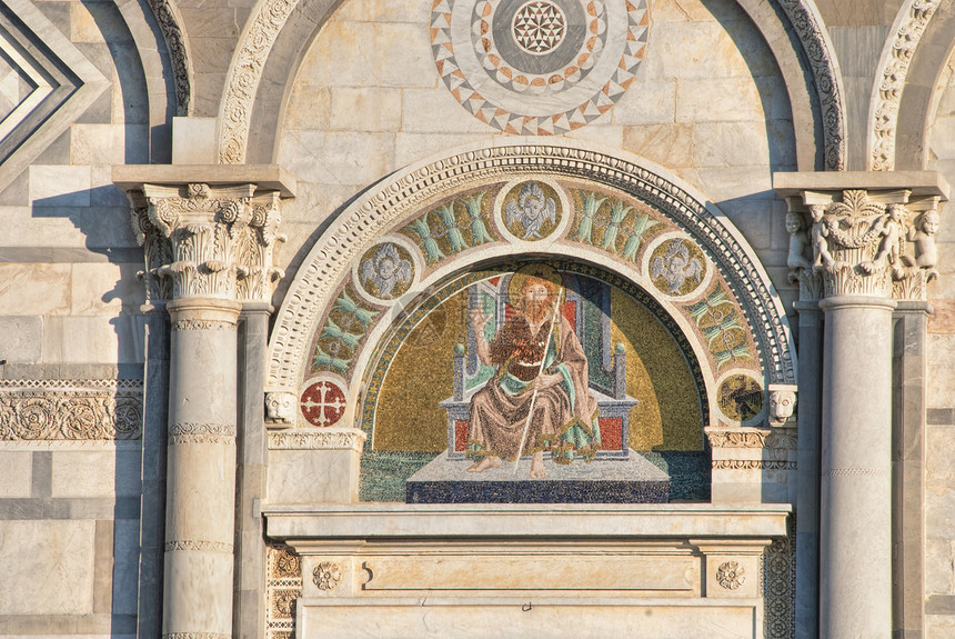 意大利比萨米拉科利广场图片