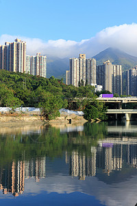 kongHong Kong 公共住宅和河流背景