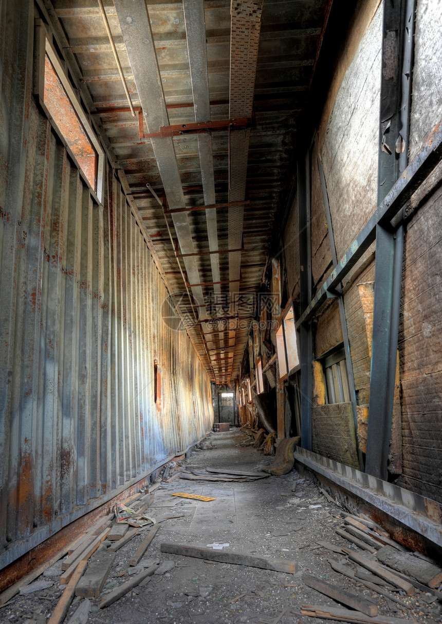 废弃的建筑 空运木头丢弃农场房子石头工厂玻璃小路废墟走廊图片