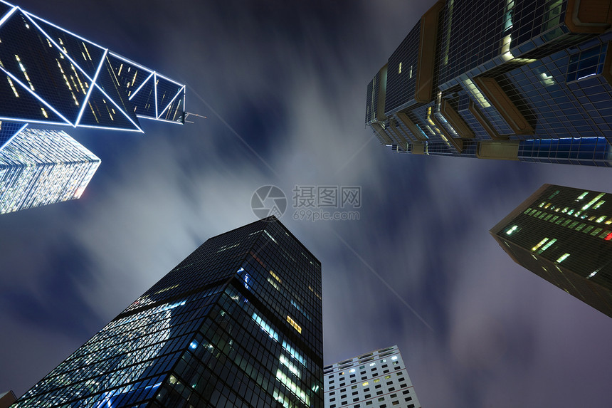 夜间办公楼数工作市中心商业旅行办公室反射天空房子摩天大楼城市图片