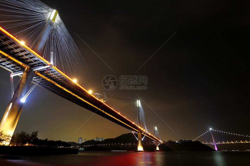 丁九桥和清马桥在香港的晚上黑色金属金融连接器电缆城市旅行旅游游客天际图片