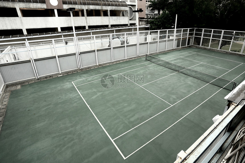一个古老的网球法庭图片
