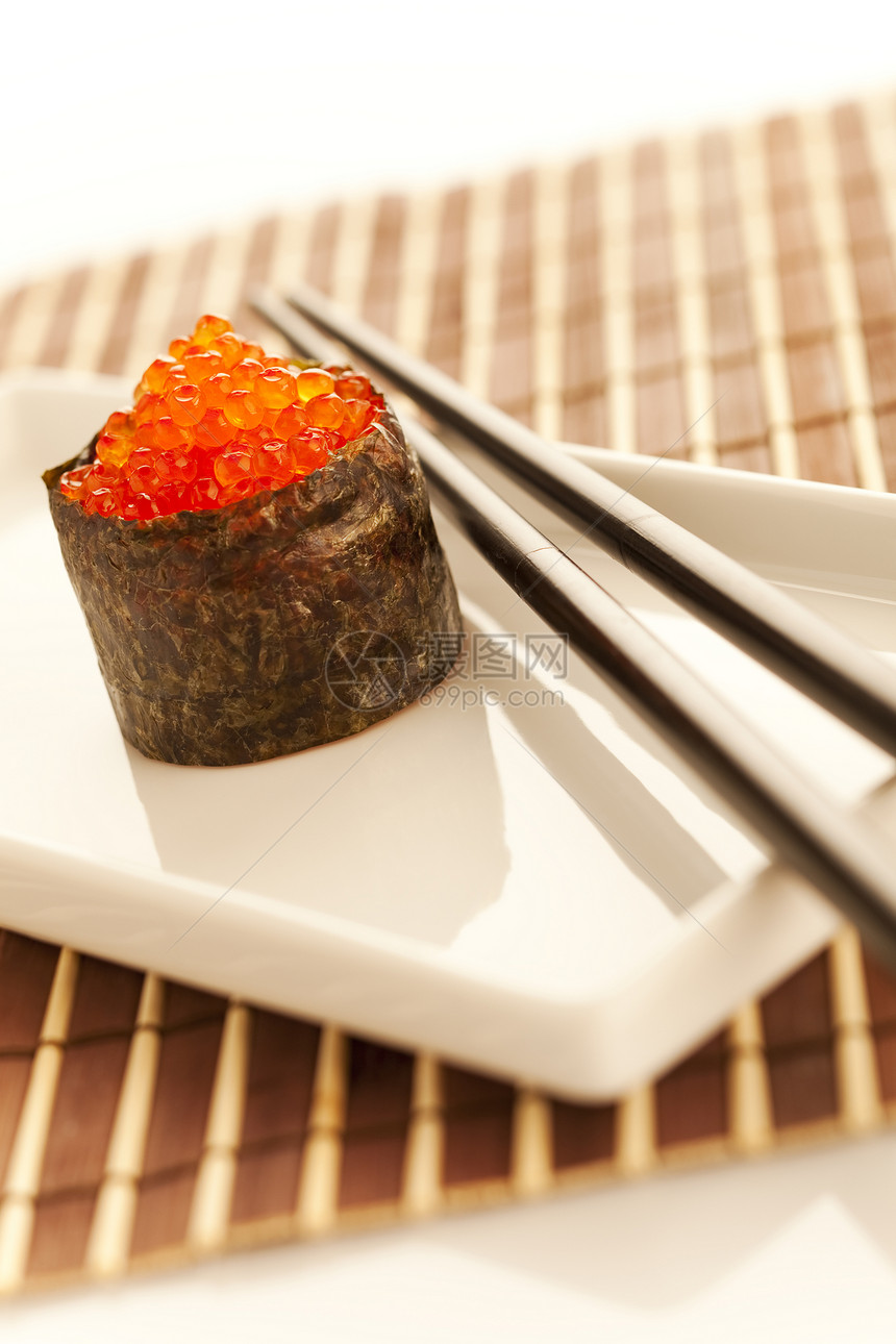 鲑鱼海藻食物寿司筷子鱼子情调奢华文化橙子早餐图片