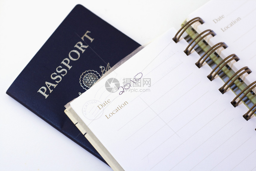 护照和纸张图片