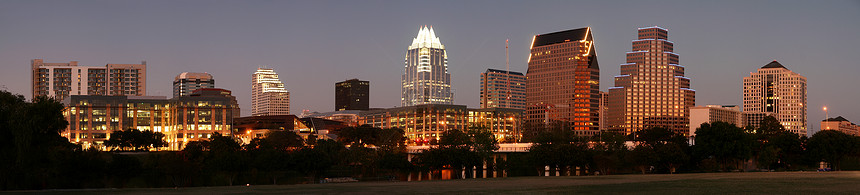 夜间德克萨斯州市下城奥斯汀公司全景首都建筑场景摩天大楼高楼城市景观天际图片