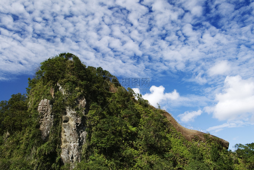 云和山岳风景绿色标题蓝色兴趣多云勇气空气图片