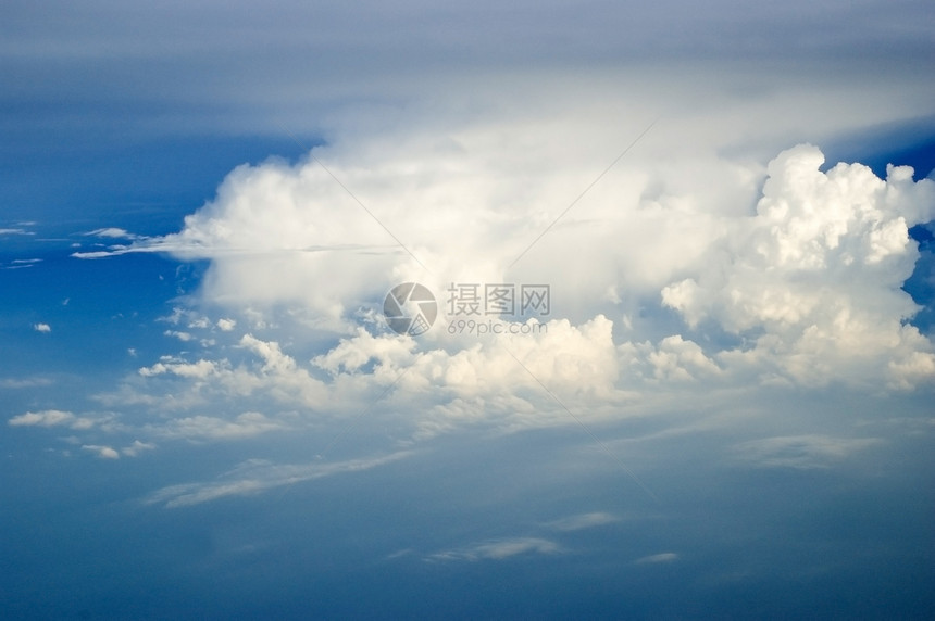 中国上空云层地平线飞机蓝色天线飞行航班景观天空白色图片