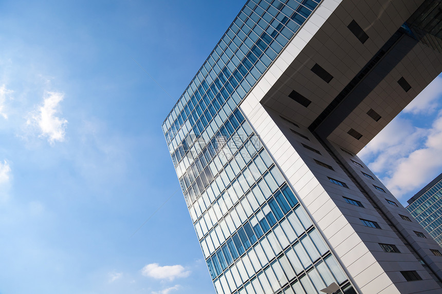 科隆的现代建筑白色摩天大楼窗户高科技景观高楼地标金属城市蓝色图片