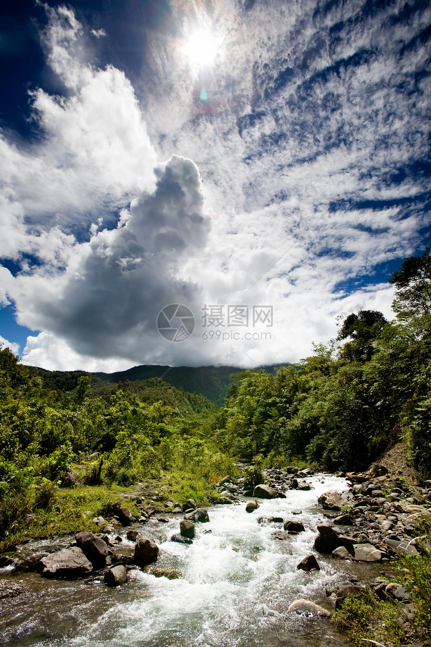 新鲜山河天空风景岩石戏剧性荒野热带流动运动瀑布森林图片