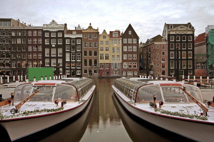 荷兰阿姆斯特丹的房屋和游轮旅店图片