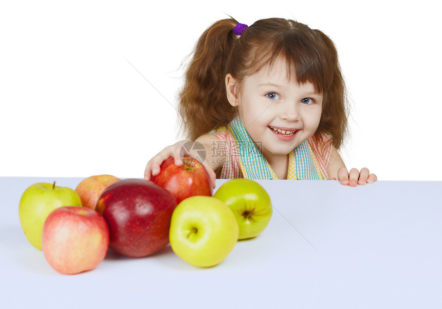 带着苹果的小快乐女孩图片