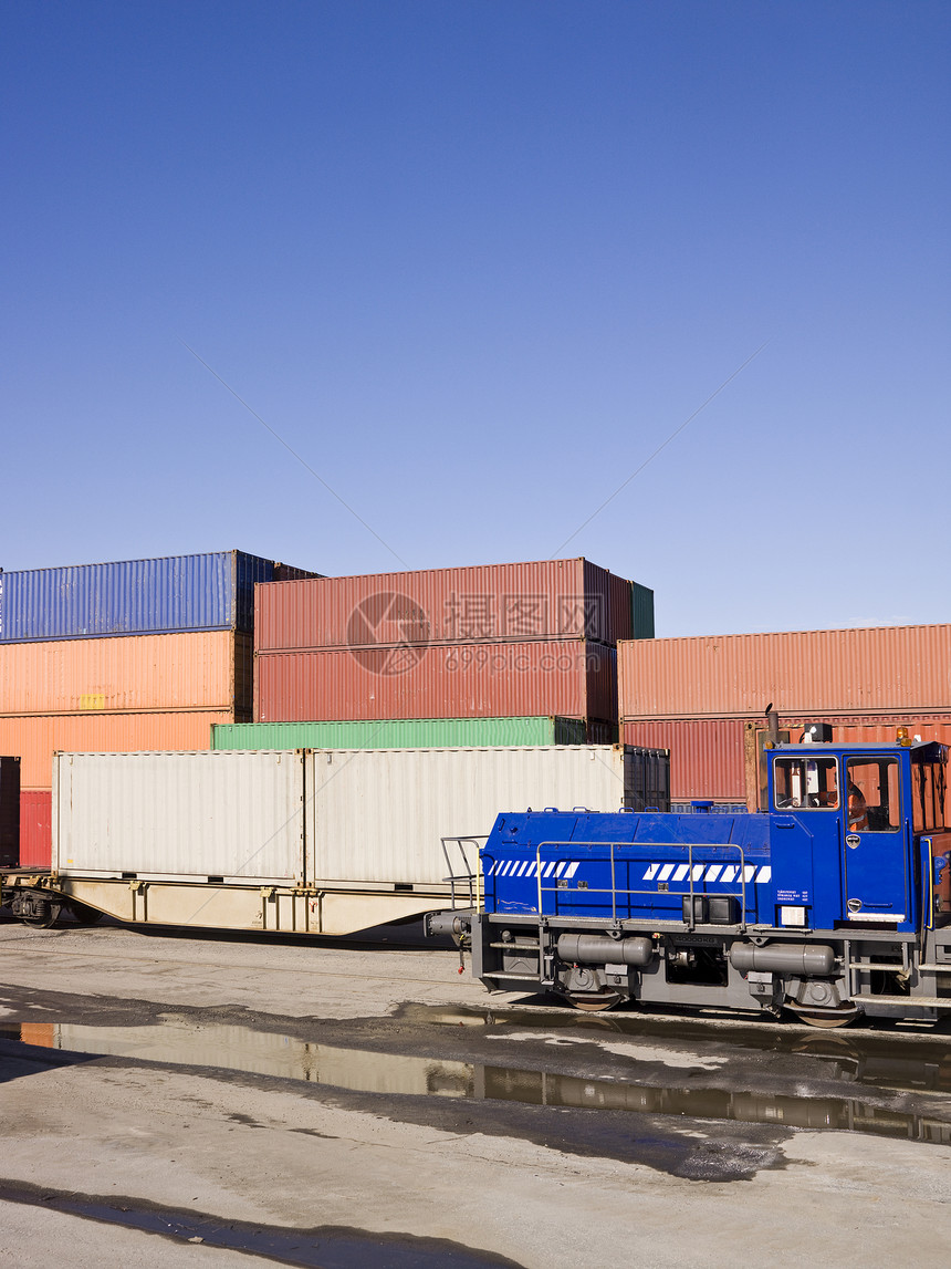 货物集装箱商业港口运输联运出口码头晴天船运交通方式图片