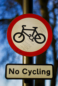 无自行车警告红色背景图片