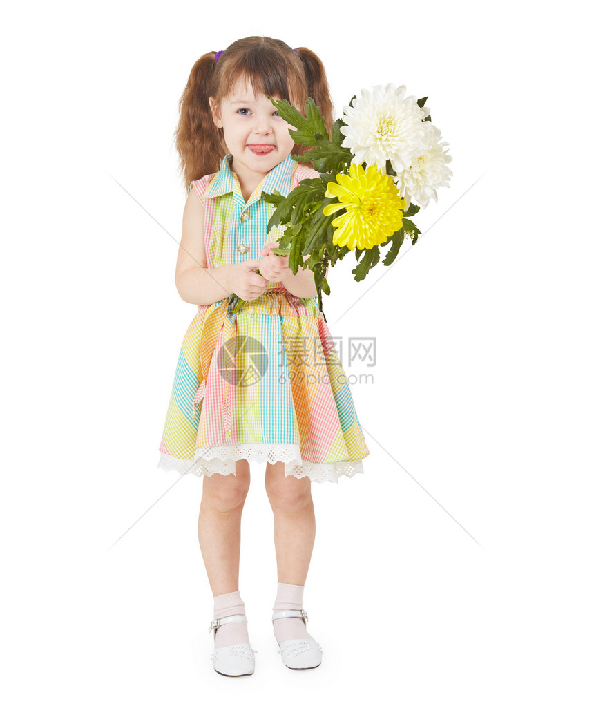 快乐的小孩挥舞一束花朵图片