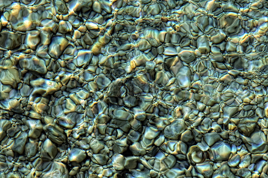 石头背景流动液体卵石洪水岩石海滩环境反射溪流绿色图片