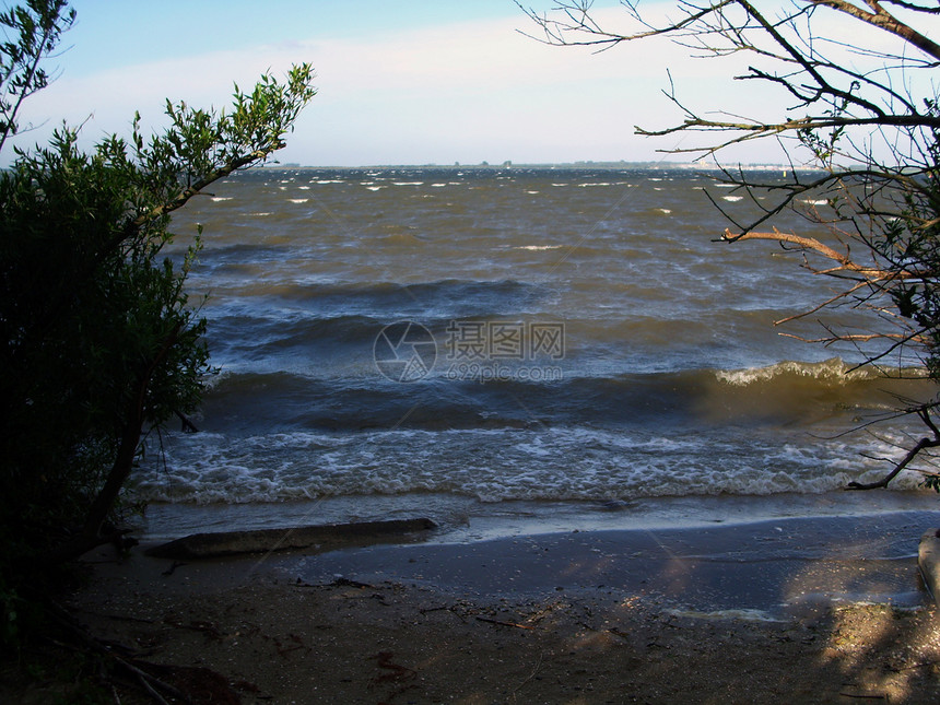 海地平线天空冲浪岩石反射石头边缘卵石雷雨海岸线图片