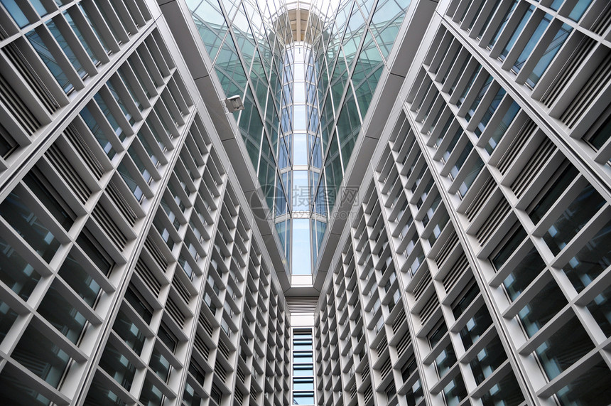 现代建筑玻璃对称线图片