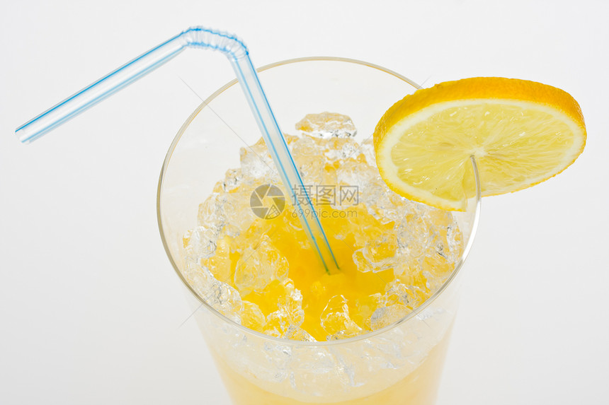 一杯橙汁 加柠檬片和稻草柠檬早餐食物液体口渴果汁饮食橙子热带饮料图片