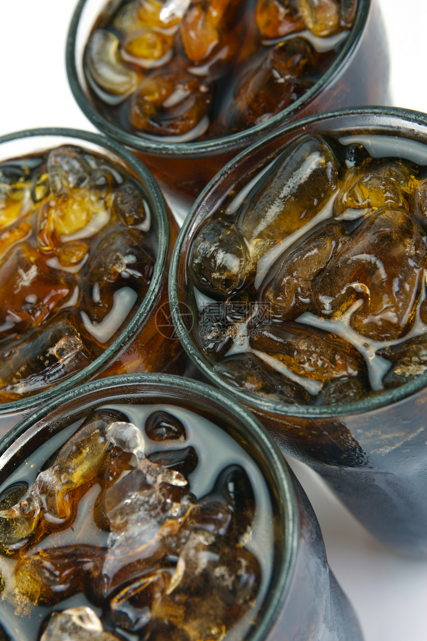 冷可口可乐玻璃冰块搅拌机白色饮料派对冷饮汽水混合器苏打图片