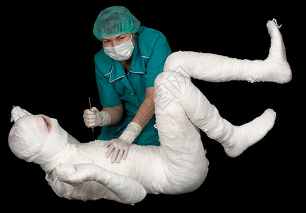 医生和病人护士药品面具白色医学手套绿色绷带注射黑色背景图片