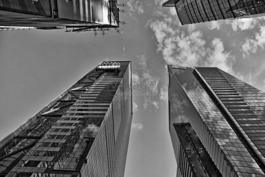 纽约市的摩天大楼建筑学天空天际景观玻璃公寓城市商业街道蓝色图片