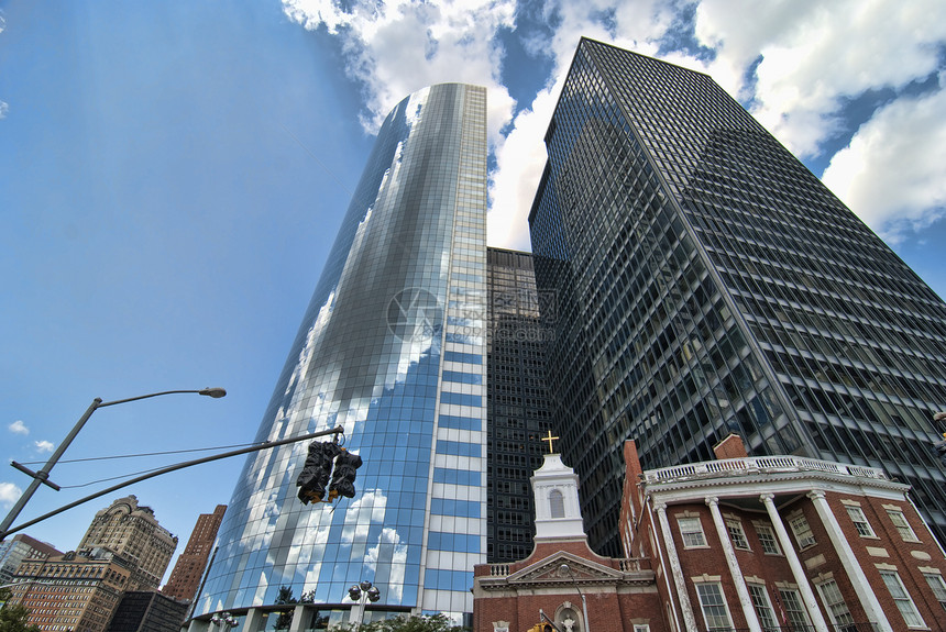 纽约市的摩天大楼办公室摄影蓝色玻璃街道公寓窗户办公楼金融商业图片