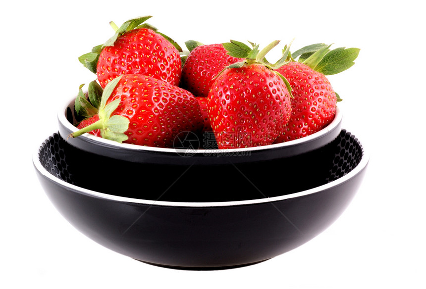 美味的红草莓宏观食物黑色饮食红色水果白色维生素图片
