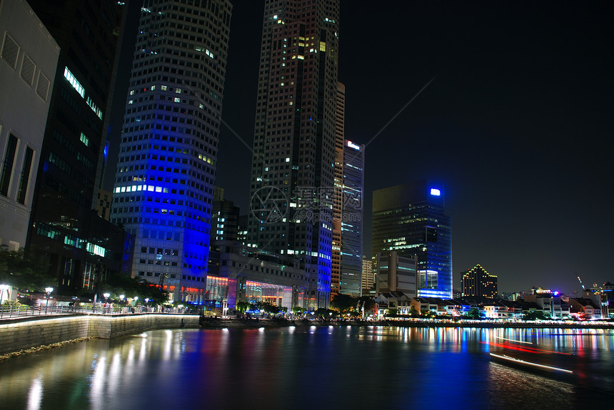 新加坡市夜间旅行城市建筑商业场景景观天际反射蓝天图片