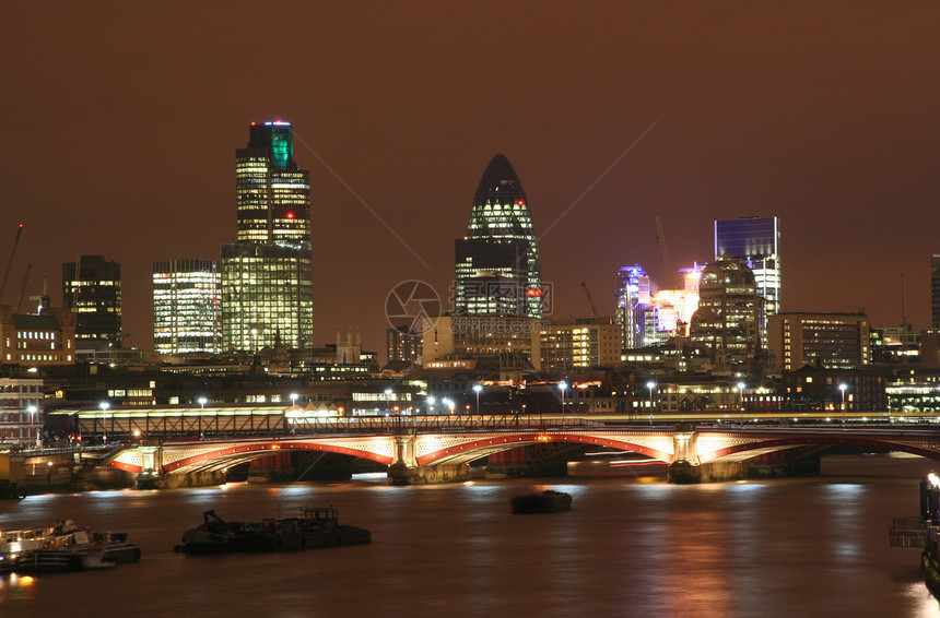 伦敦夜间旅游英语旅行经济商业城市办公室建筑物活力图片