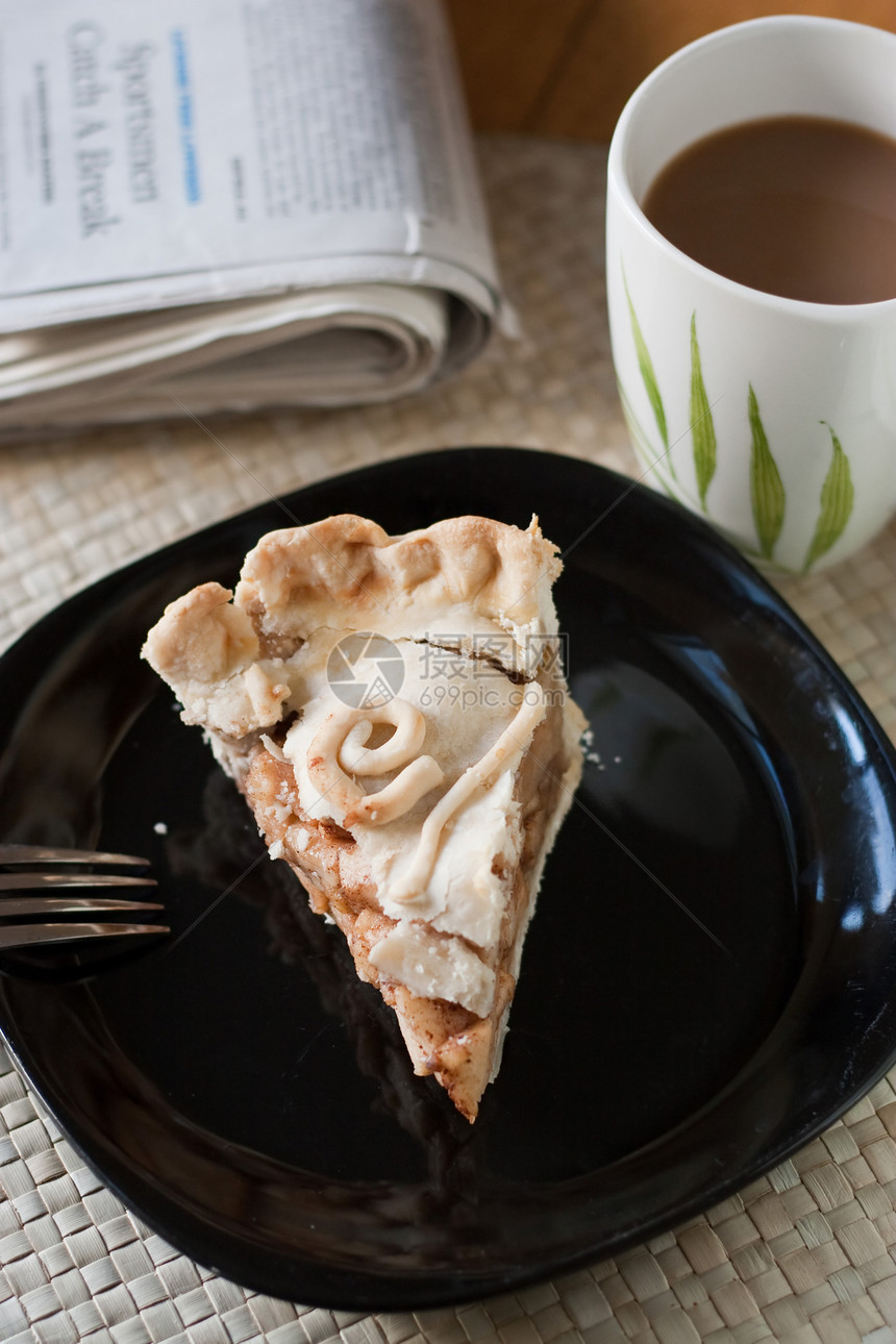 苹果派切片脆皮食物感恩早餐盘子甜点面包馅饼报纸烹饪图片