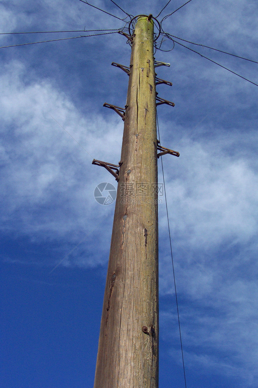 电报杆田园电话线天空风光街道电缆电话金属力量全球图片
