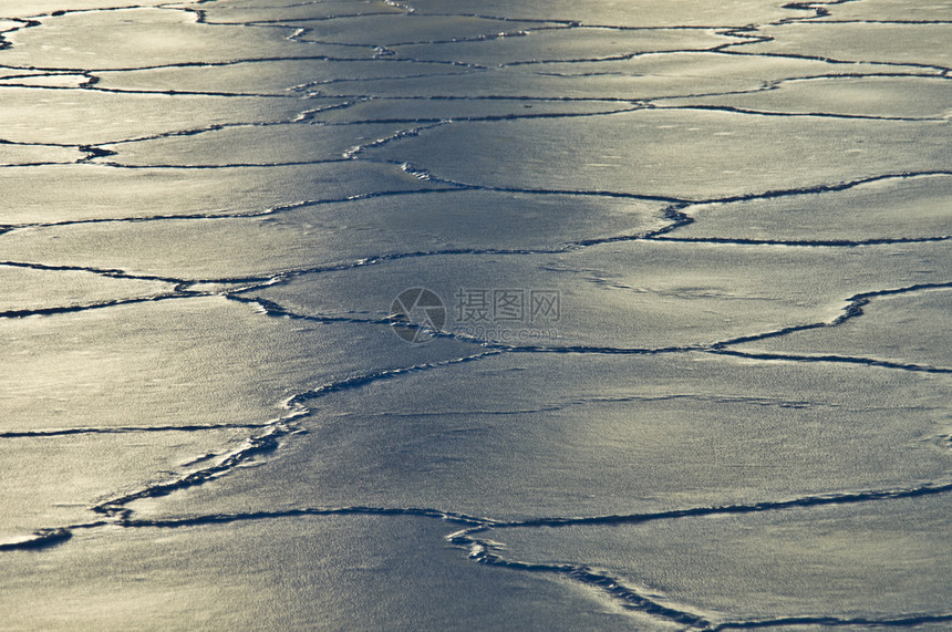 Cracking 冰块天蓝色裂缝蓝色气候冰川冰山架子通道探险家海洋图片