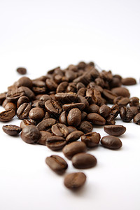 咖啡工作室豆子白色背景图片