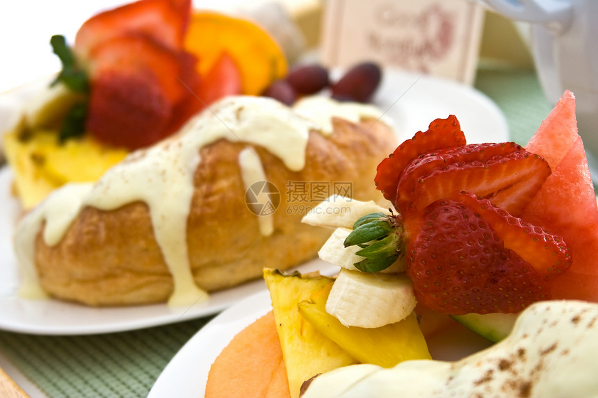美妙的早餐服务黄色果汁饮食沙拉水果橙子菠萝西瓜营养图片