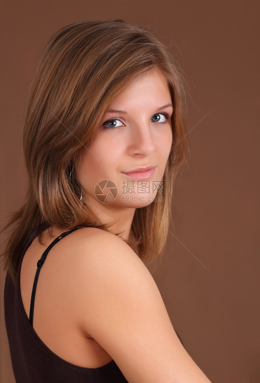 青年妇女肖像女士白色金发棕色女孩女性图片