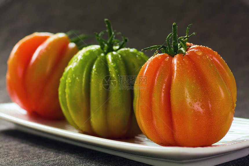 三个番茄生产小吃蔬菜灰色食物宏观阴影季节水平水果图片